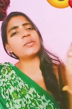 hot aunty on video call showing private body