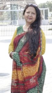 mature Hindi aunty naked selfie photos